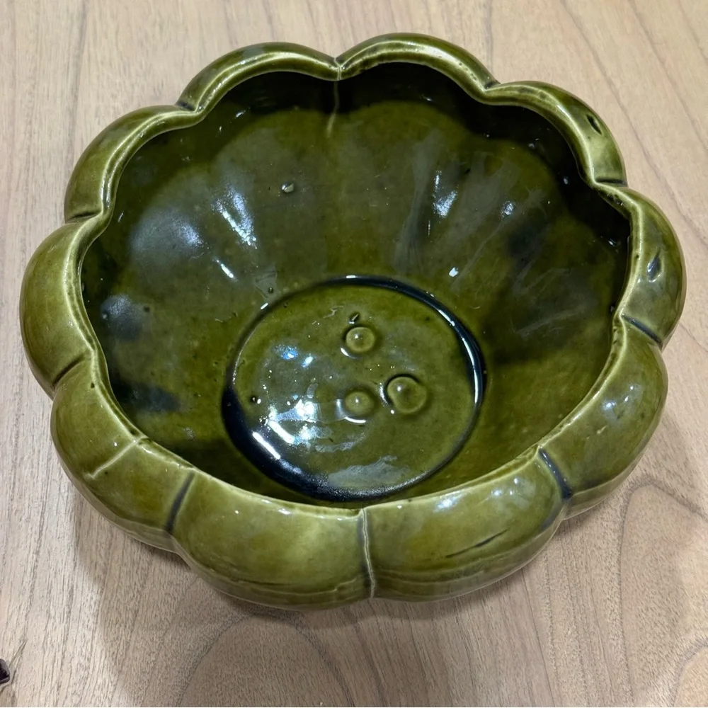 Fluted Pottery UPCO USA Dark Green Lotus Planter Pottery